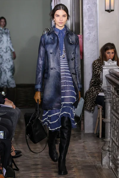Look 12
